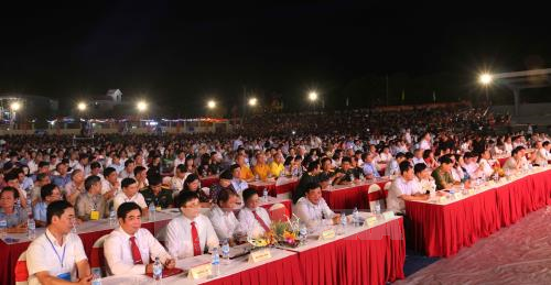 胡志明主席诞辰128周年:乂安省南坛县荣获新农村建设标准达标县证书 ảnh 2 胡志明主席诞辰128周年:乂安省南坛县荣获新农村建设标准达标县证书 ảnh 2