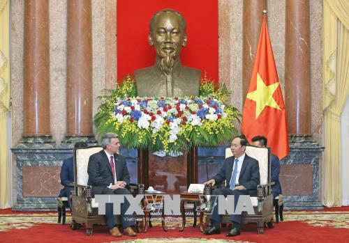 越南国家主席陈大光会见美国参议员 ảnh 1 越南国家主席陈大光会见美国参议员 ảnh 1
