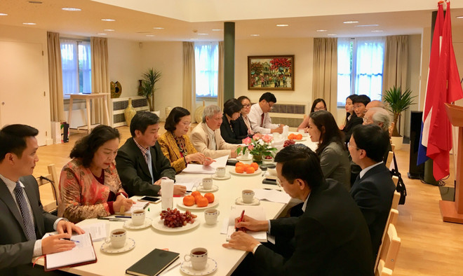 越共中央民运部代表团对荷兰进行访问 ảnh 2 越共中央民运部代表团对荷兰进行访问 ảnh 2