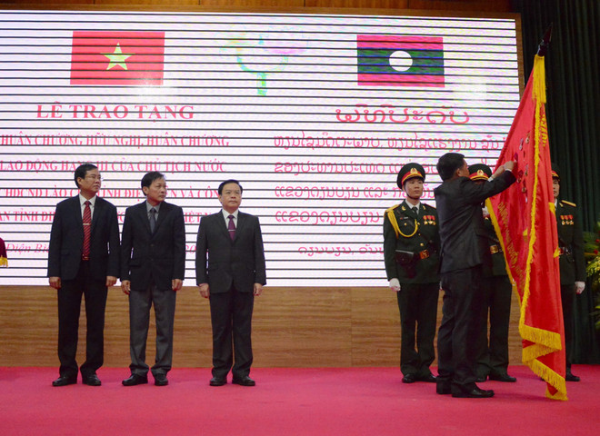 奠边省荣获老挝国家主席授予的友谊勋章 ảnh 1 奠边省荣获老挝国家主席授予的友谊勋章 ảnh 1