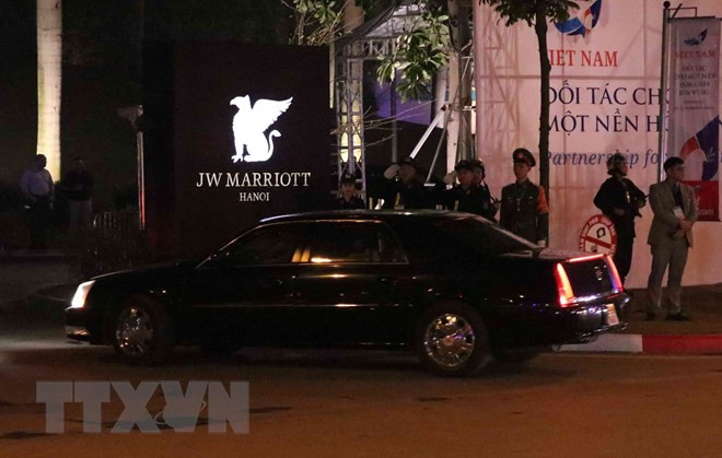 美国总统特朗普坐“野兽”到达河内万豪酒店（组图） ảnh 4