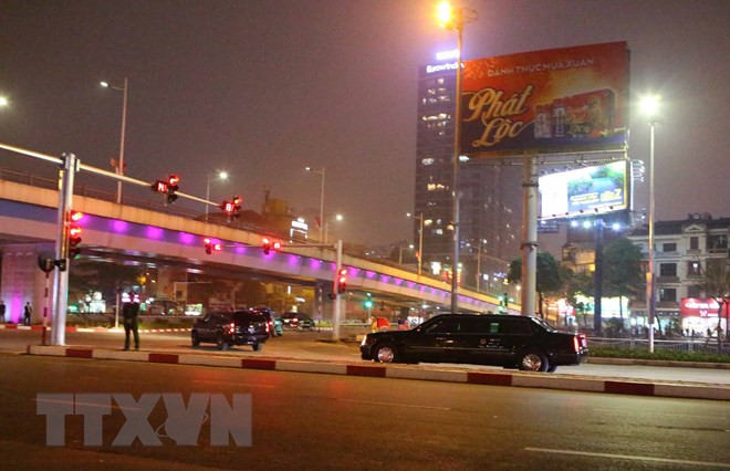 美国总统特朗普坐“野兽”到达河内万豪酒店（组图） ảnh 3