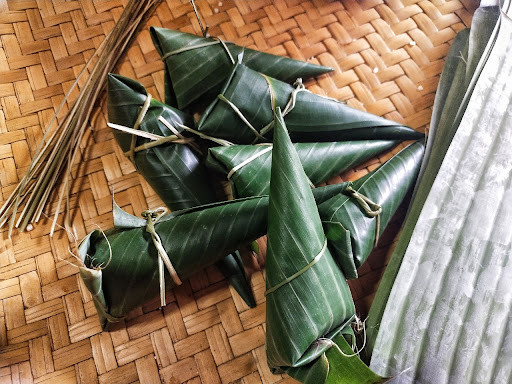 岱依族和侬族婴儿满月仪式上的三角粽 ảnh 1 岱依族和侬族婴儿满月仪式上的三角粽 ảnh 1