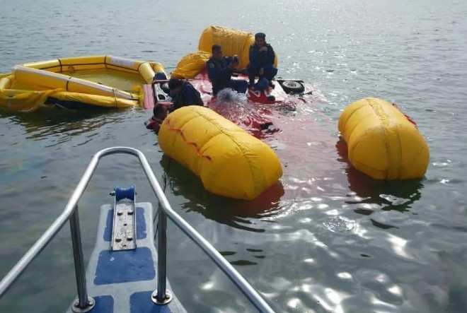 马来西亚：一架直升机在马六甲海峡坠毁 ảnh 1