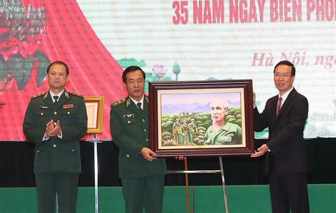越南国家主席武文赏:弘扬民族大团结 致力建设全民边防 ảnh 1 越南国家主席武文赏:弘扬民族大团结 致力建设全民边防 ảnh 1