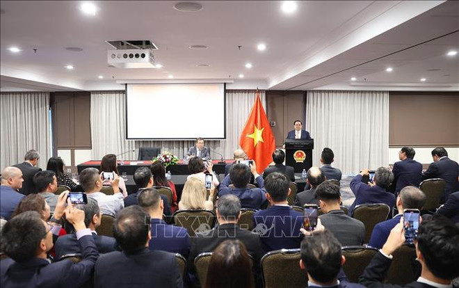 越南政府总理范明政会见越南驻澳大利亚大使馆工作人员和旅澳越侨代表 ảnh 2 越南政府总理范明政会见越南驻澳大利亚大使馆工作人员和旅澳越侨代表 ảnh 2