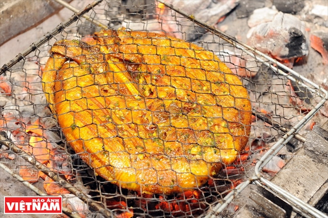 岘港市的特产：青椒烤鳐鱼 ảnh 3