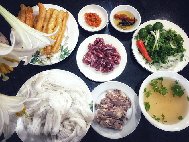组图:牛肉粉是赴越南的外国游客值得一试的美食 ảnh 10 组图:牛肉粉是赴越南的外国游客值得一试的美食 ảnh 10