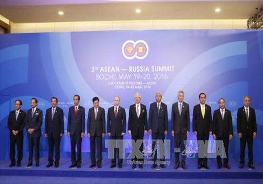 阮春福总理会见出席俄罗东盟峰会的东盟各国领导人 ảnh 1 阮春福总理会见出席俄罗东盟峰会的东盟各国领导人 ảnh 1