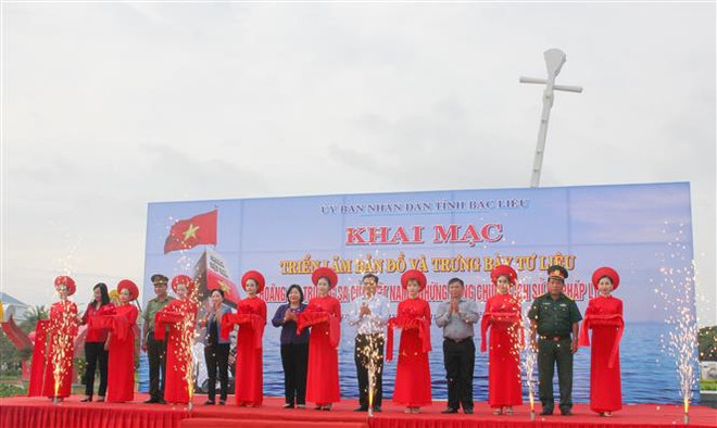 “黄沙长沙归属越南——历史证据和法律依据”地图资料展在薄辽省举行 ảnh 1 “黄沙长沙归属越南——历史证据和法律依据”地图资料展在薄辽省举行 ảnh 1