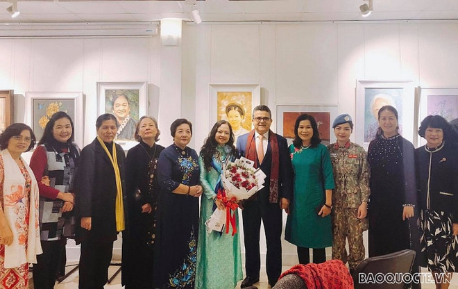 越南妇女在致力于和平的外交活动中发挥作用 ảnh 1 越南妇女在致力于和平的外交活动中发挥作用 ảnh 1