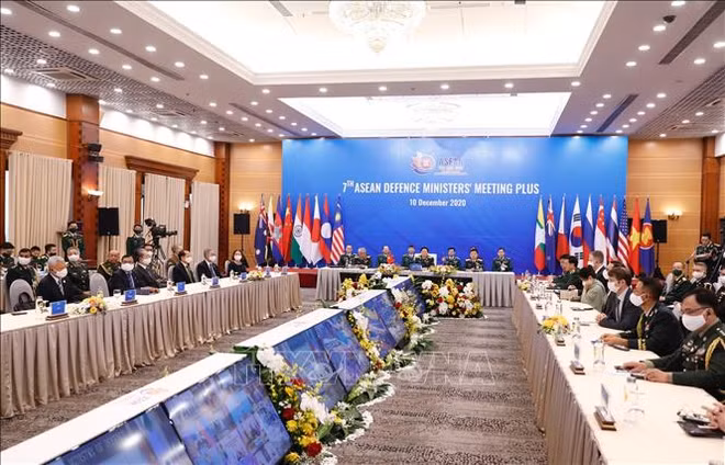 ASEAN 2020:新加坡国防部部长对越南成功举办ADMM和ADMM+给予高度评价 ảnh 1 ASEAN 2020:新加坡国防部部长对越南成功举办ADMM和ADMM+给予高度评价 ảnh 1