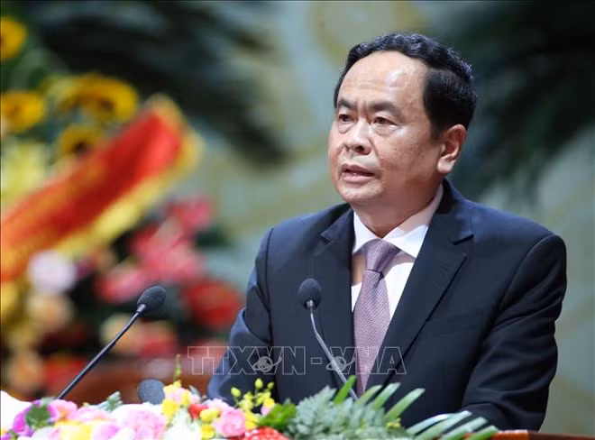 越南祖国阵线中央委员会主席致天主教和福音教界的圣诞贺信 ảnh 1 越南祖国阵线中央委员会主席致天主教和福音教界的圣诞贺信 ảnh 1