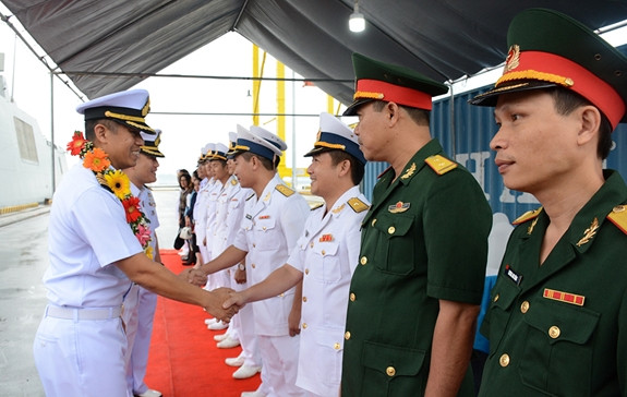 泰国海军护卫舰代表团访问岘港市 ảnh 2