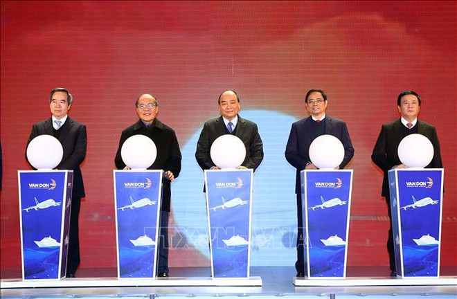 政府总理阮春福出席广宁省三个重大工程项目的竣工投运仪式 ảnh 1 政府总理阮春福出席广宁省三个重大工程项目的竣工投运仪式 ảnh 1