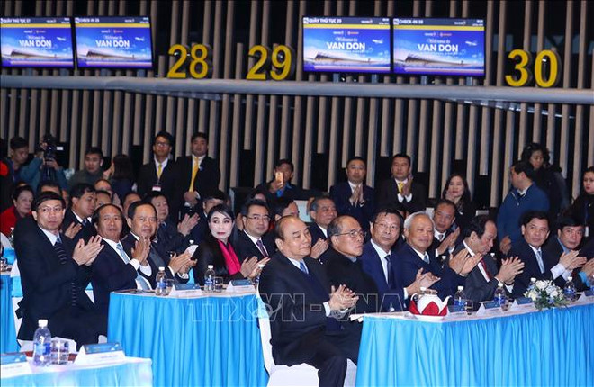 政府总理阮春福出席广宁省三个重大工程项目的竣工投运仪式 ảnh 2 政府总理阮春福出席广宁省三个重大工程项目的竣工投运仪式 ảnh 2