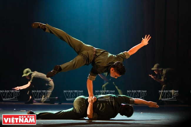 越南“杂技王子俩”(组图) ảnh 11 越南“杂技王子俩”(组图) ảnh 11