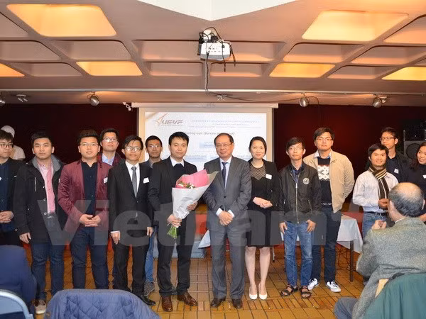 法国越南大学生协会召开第七次大会 ảnh 1