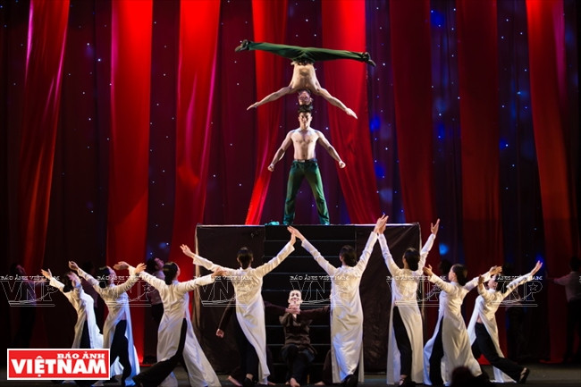 越南“杂技王子俩”(组图) ảnh 13 越南“杂技王子俩”(组图) ảnh 13