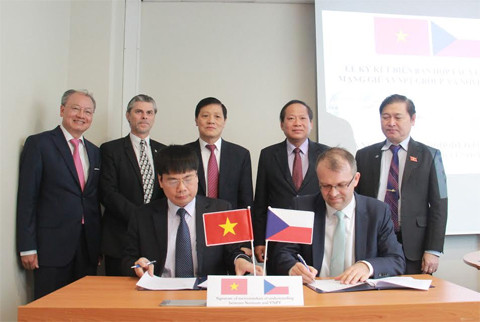 越南邮政电信集团与捷克Novicom公司签署网络安全合作备忘录 ảnh 1 越南邮政电信集团与捷克Novicom公司签署网络安全合作备忘录 ảnh 1