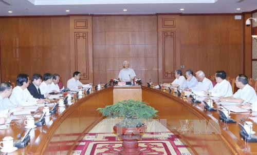 中央反腐败指导委员会常委会会议：2017年内完成对12起案件的立案查处工作 ảnh 1