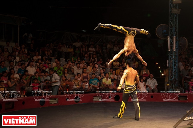 越南“杂技王子俩”(组图) ảnh 18 越南“杂技王子俩”(组图) ảnh 18