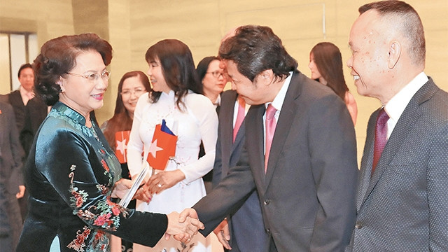 捷克卡罗维发利洲给越南代表团留下难忘的印象 ảnh 1