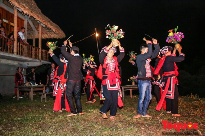 北河山区红瑶族的跳火节 ảnh 1 北河山区红瑶族的跳火节 ảnh 1