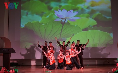 在莫斯科外国留学生对越南文化深感兴趣 ảnh 1 在莫斯科外国留学生对越南文化深感兴趣 ảnh 1