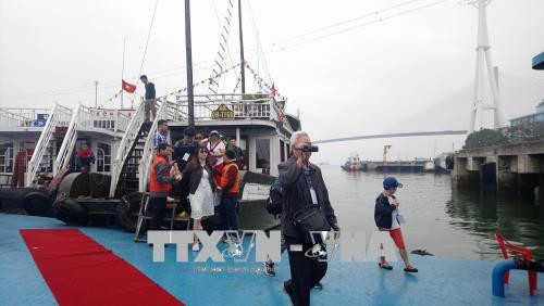 春节假期期间广宁省游客接待量达90万人次 ảnh 1