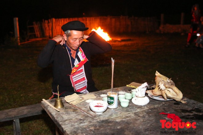 北河山区红瑶族的跳火节 ảnh 2 北河山区红瑶族的跳火节 ảnh 2