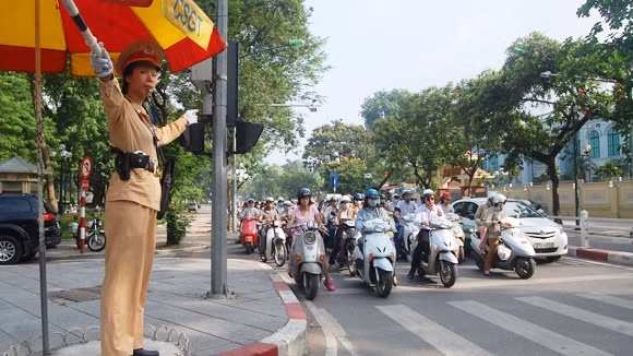 努力确保2018年春季庙会交通安全秩序 ảnh 1