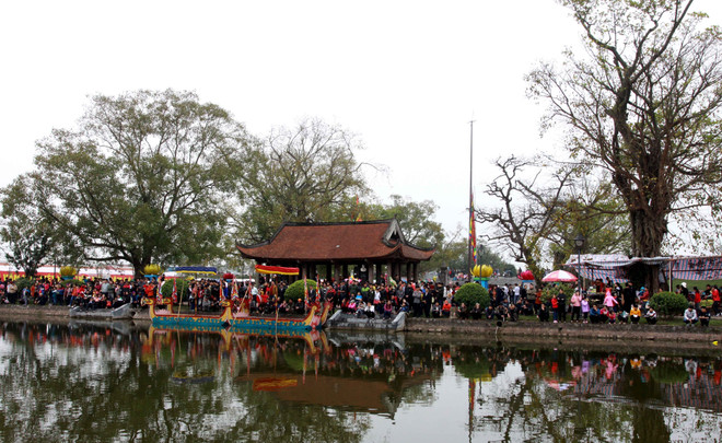 太平省隆重举行神光寺庙会 四面八方游客接踵来而来 ảnh 2 太平省隆重举行神光寺庙会 四面八方游客接踵来而来 ảnh 2
