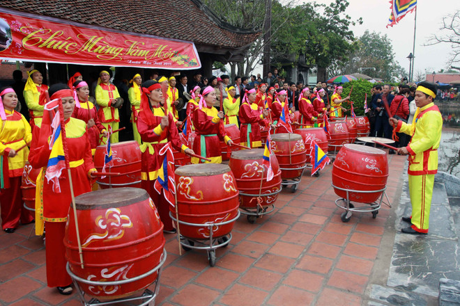 太平省隆重举行神光寺庙会 四面八方游客接踵来而来 ảnh 1 太平省隆重举行神光寺庙会 四面八方游客接踵来而来 ảnh 1