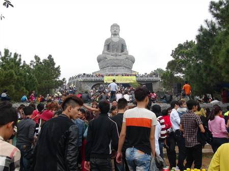 越南北宁省佛迹寺庙会开庙迎客 ảnh 2