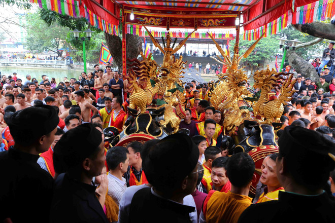 同暨鞭炮恭迎仪式 成千上万人围着“巨龙”巡街 ảnh 2