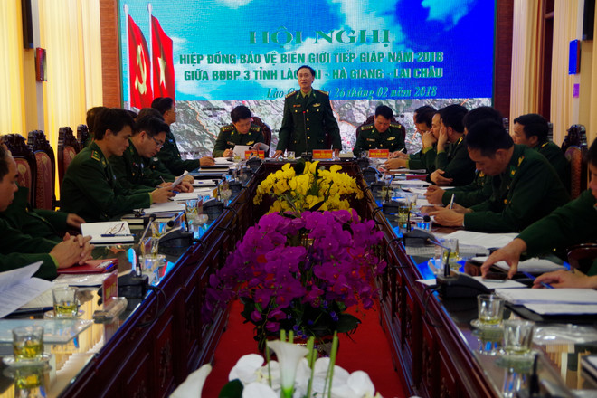 越边境各省边防部队携手维护边境安全稳定 ảnh 1 越边境各省边防部队携手维护边境安全稳定 ảnh 1