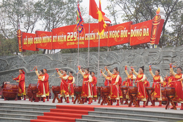 纪念玉回—栋多大捷229周年文艺晚会在胡志明市举行 ảnh 1 纪念玉回—栋多大捷229周年文艺晚会在胡志明市举行 ảnh 1