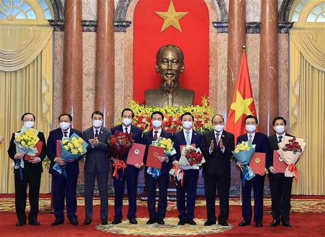 越南国家主席阮春福向2021-2026年任期政府成员颁发任命书 ảnh 1 越南国家主席阮春福向2021-2026年任期政府成员颁发任命书 ảnh 1
