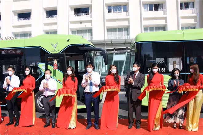 胡志明市首条纯电动公交线路将于3 月9 日开始运营 ảnh 1 胡志明市首条纯电动公交线路将于3 月9 日开始运营 ảnh 1
