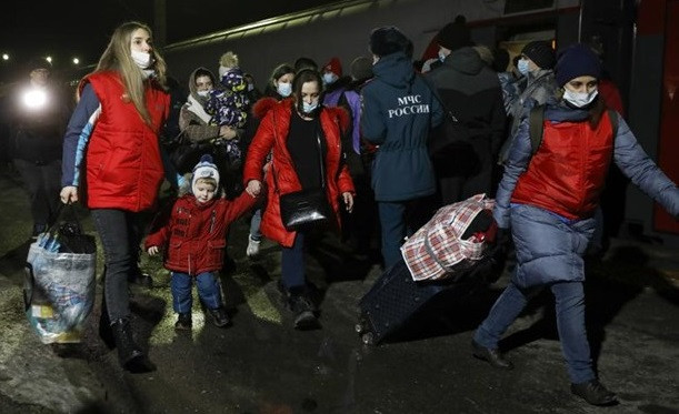 开展更加合适、高效的措施 协助在乌越南人 ảnh 1 开展更加合适、高效的措施 协助在乌越南人 ảnh 1