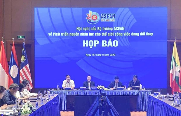 越通社评选一周要闻回顾(2020.9.14-2020.4.20) ảnh 2 越通社评选一周要闻回顾(2020.9.14-2020.4.20) ảnh 2
