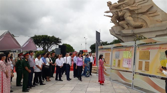 “1954-1975年阶段平福抗战建国”历史文档文献展开展 ảnh 2 “1954-1975年阶段平福抗战建国”历史文档文献展开展 ảnh 2