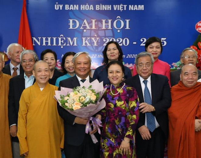 汪周刘连任和平委员会主席 ảnh 1 汪周刘连任和平委员会主席 ảnh 1