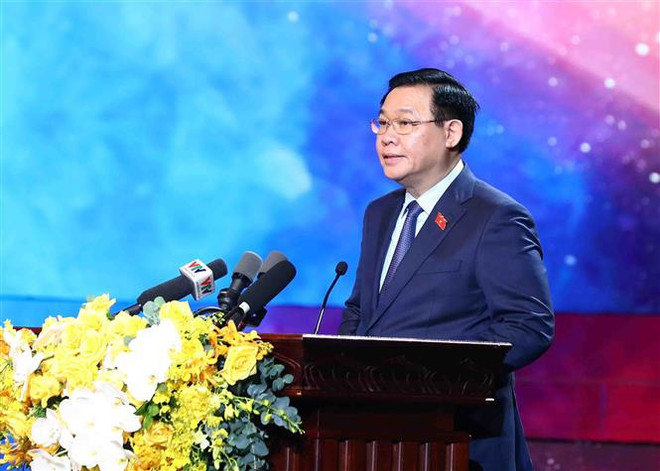 国会主席王廷惠出席全民消防日启动仪式 ảnh 3