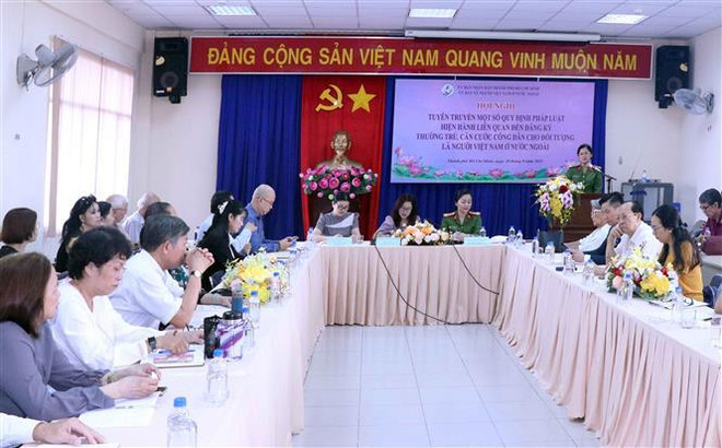 胡志明市向海外越南人宣传当地的现行法律法规 ảnh 1 胡志明市向海外越南人宣传当地的现行法律法规 ảnh 1