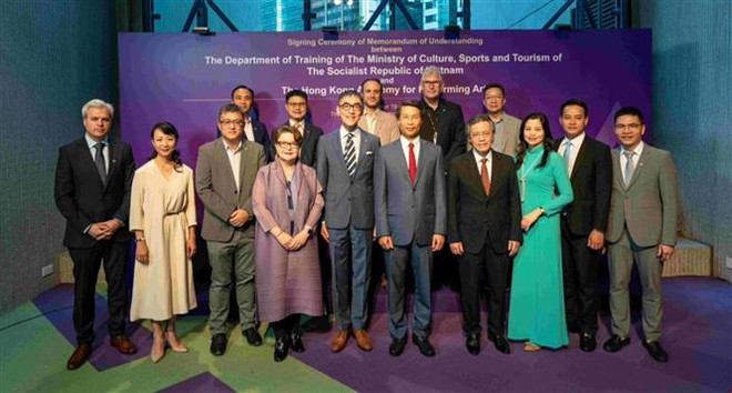 越南与中国香港推进文化和艺术培训合作 ảnh 2 越南与中国香港推进文化和艺术培训合作 ảnh 2