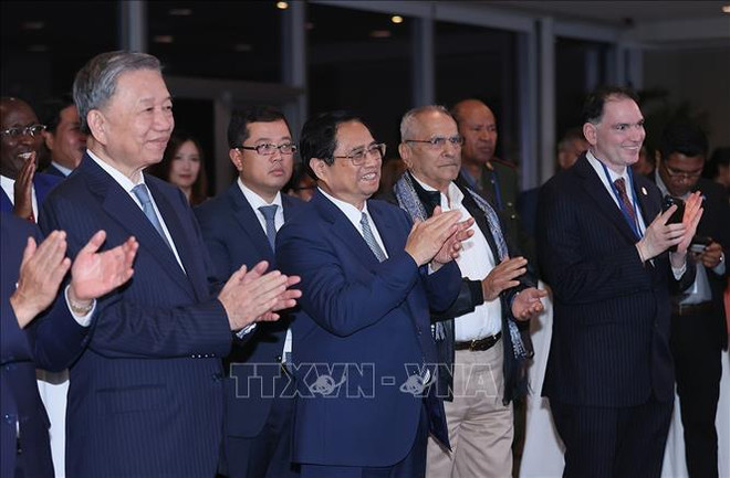 越南政府总理范明政在联合国总部主持越南国庆78周年庆祝典礼 ảnh 1 越南政府总理范明政在联合国总部主持越南国庆78周年庆祝典礼 ảnh 1