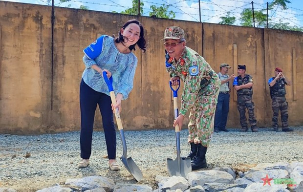 日本工兵为纪念越日建交50周年兴建道路 ảnh 1 日本工兵为纪念越日建交50周年兴建道路 ảnh 1