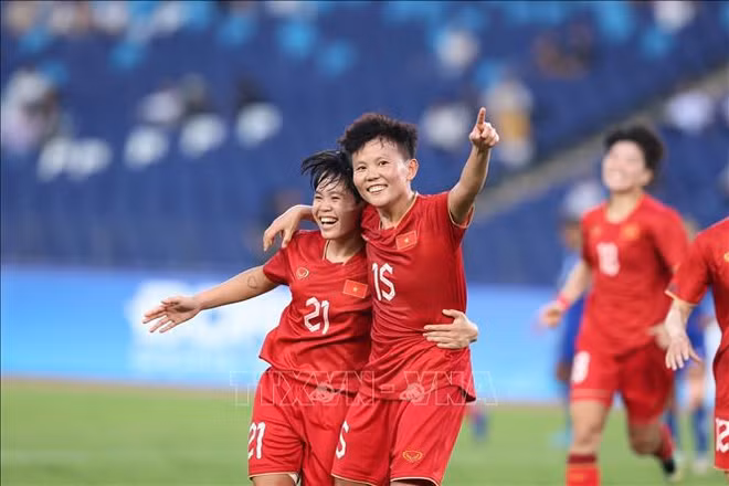 2023年亚运会：越南女足2:0打败尼泊尔女足 取得开门红 ảnh 3